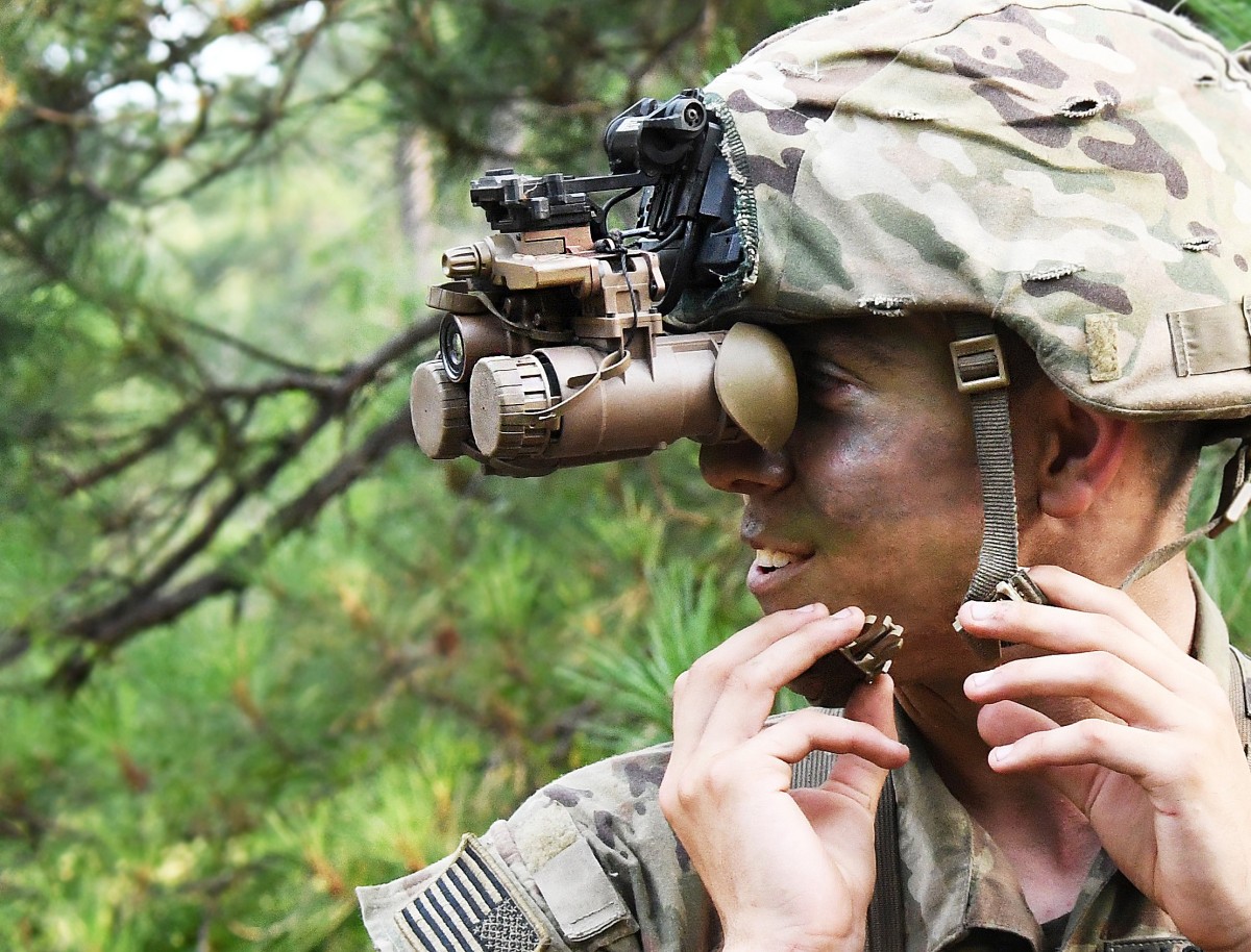 Night Vision Goggles in Surveillance Operations插图