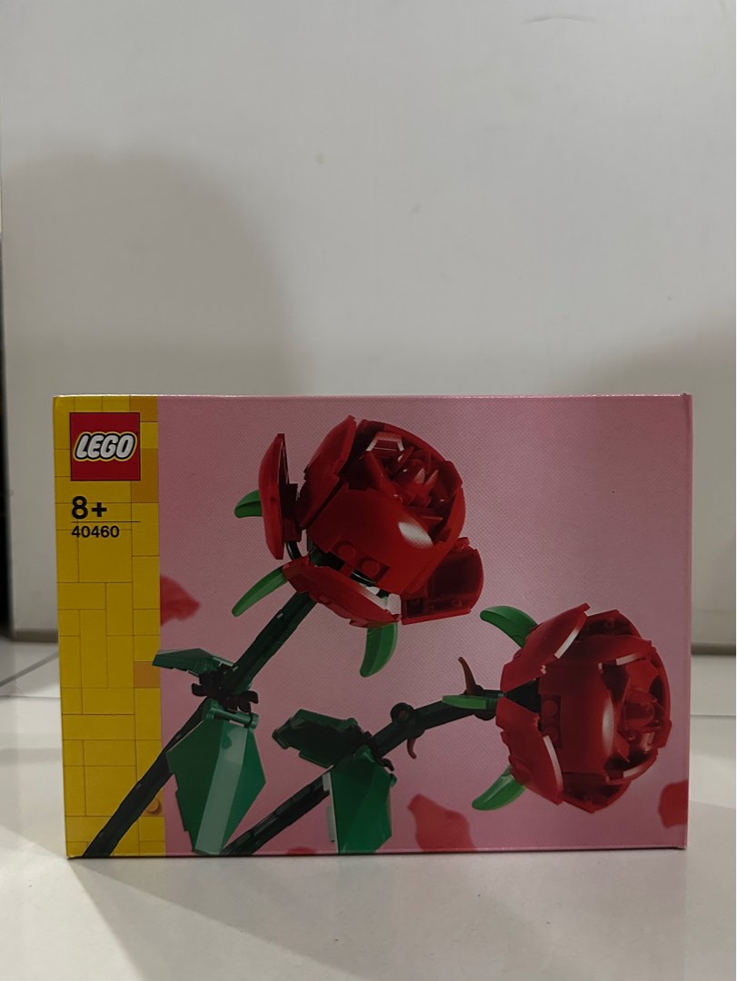 A Blooming Runway: Lego Rose-Inspired Fashion Designs in Runway Collections, Accessories, Costumes, and Sustainable Fashion插图