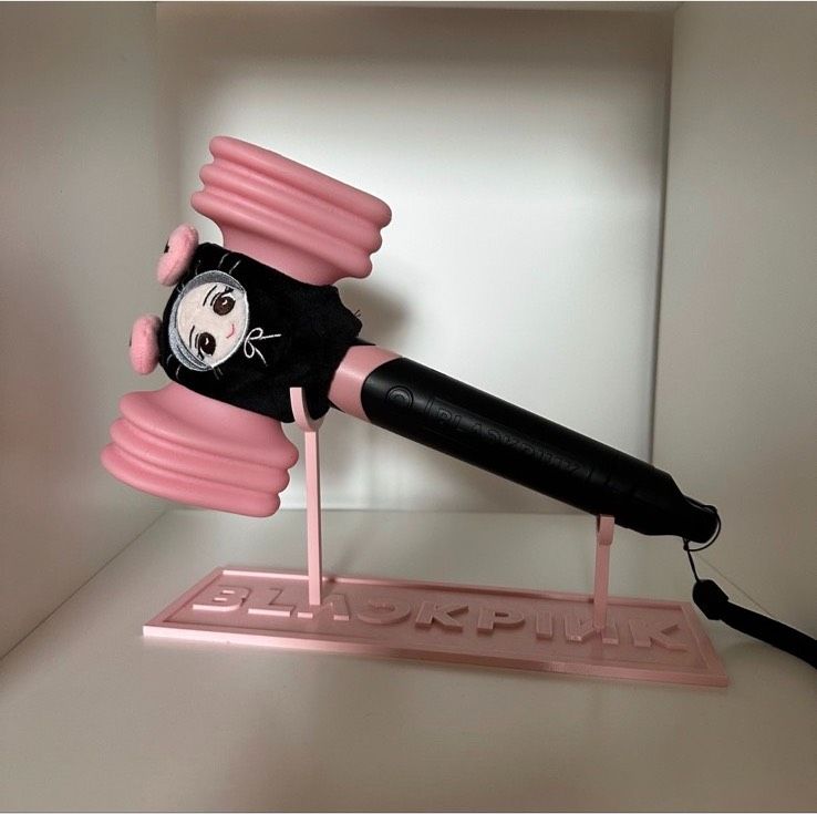 Blackpink’s Lightstick: An elegant Collectible Art Piece for K-Pop Enthusiasts插图