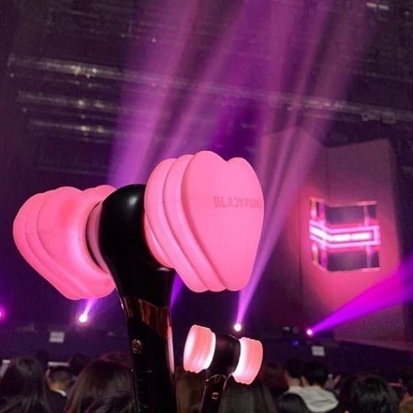 Radiating Resilience: Harnessing the Power of Blackpink’s Lightstick as a Symbol of Strength and Passion插图