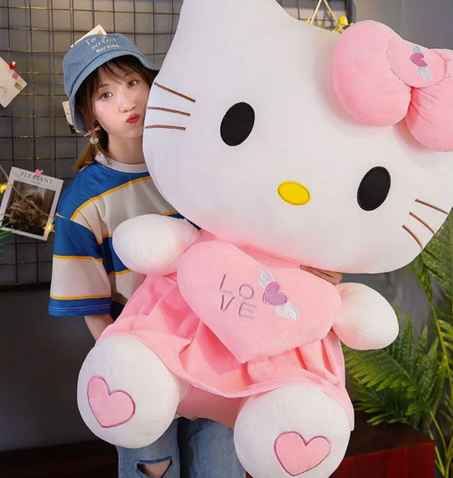 Giant Hello Kitty Plush: A Cuddly Companion for All Ages插图2