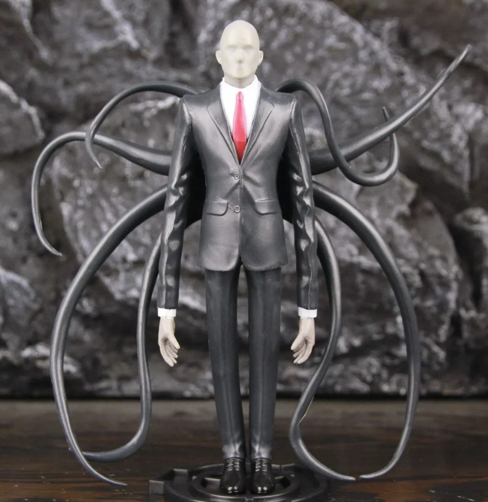 A Haunting Presence: Slenderman Articulated Action Figure插图4