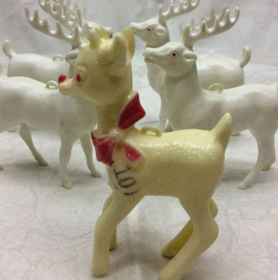 Top-Rated Plastic Christmas Reindeer for Holiday Cheer插图